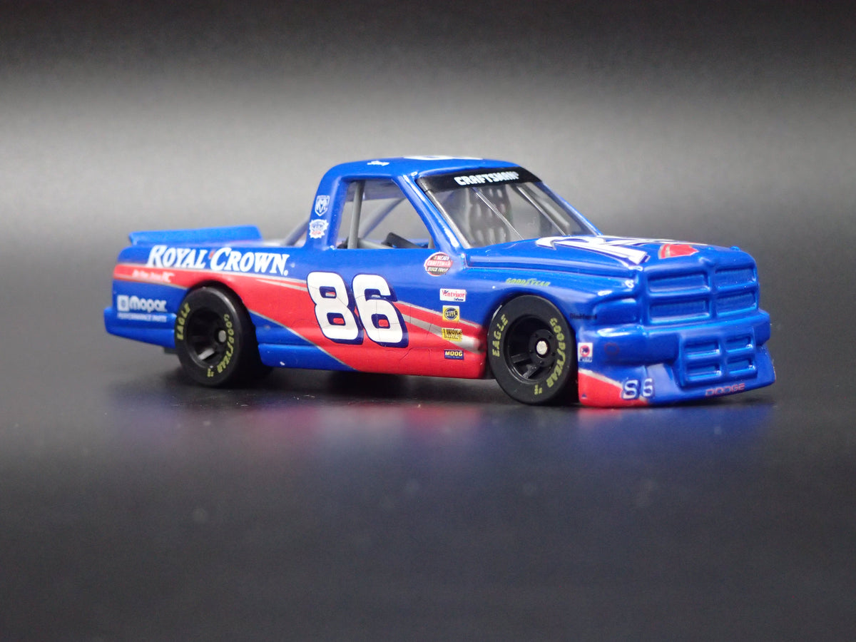 1999 99 DODGE RAM 86 STACY COMPTON NASCAR RACNG TRUCK 1/64 SCALE DIECAST MODEL CAR