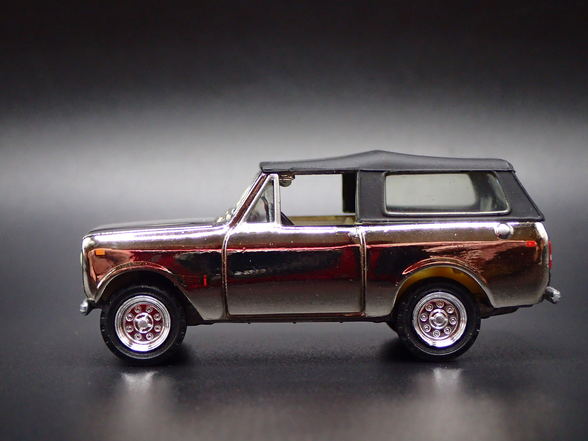 1979 79 INTERNATIONAL SCOUT II 4X4 CHROME 1:64 SCALE DIORAMA DIECAST MODEL CAR