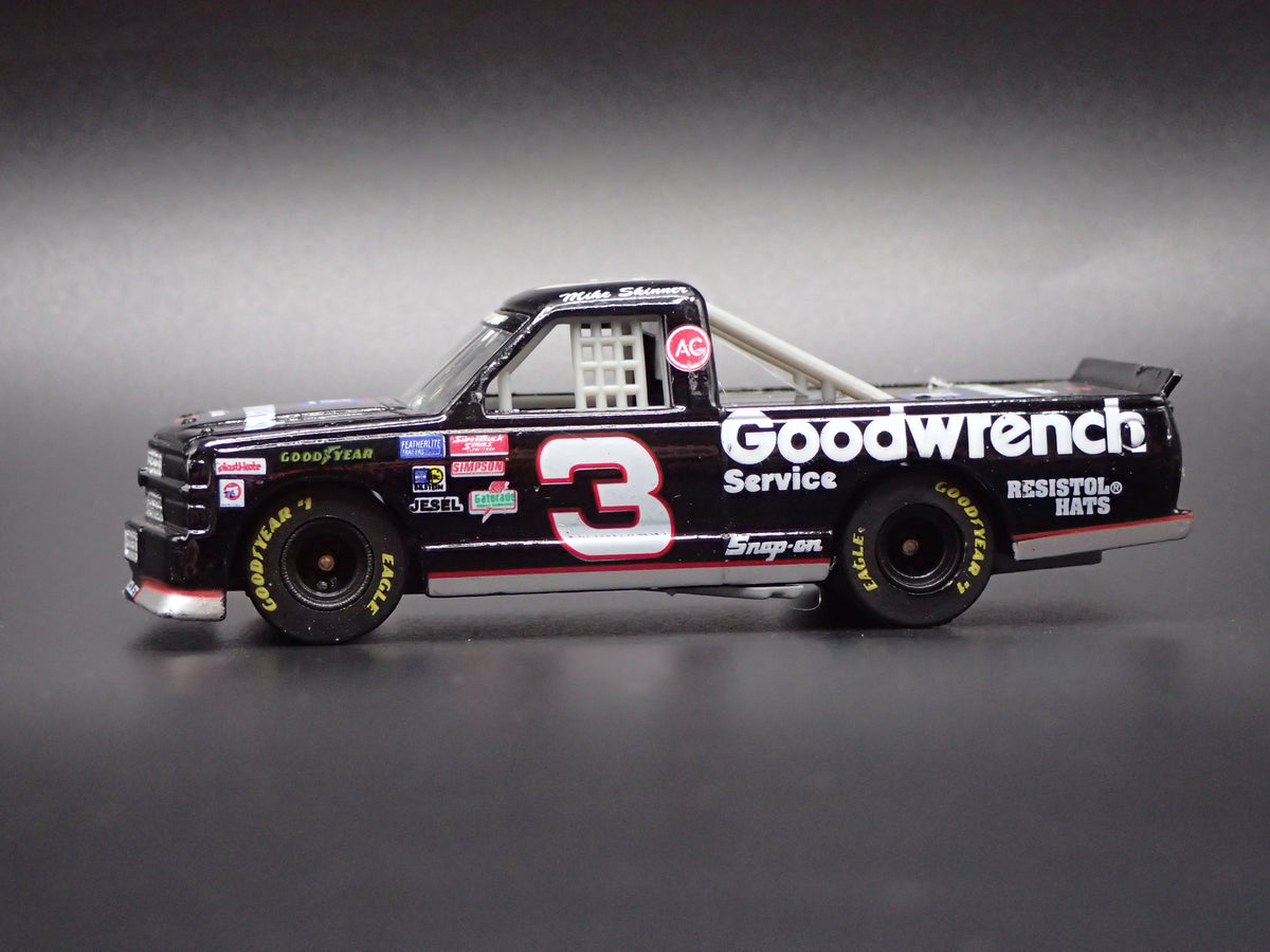 1995 CHEVY SILVERADO #3 MIKE SKINNER GOODWRENCH NASCAR TRUCK 1:64 DIECAST CAR
