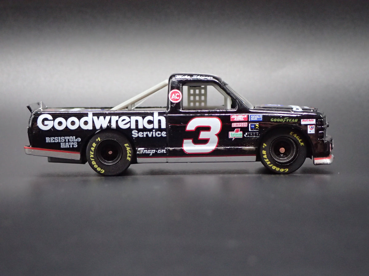 1995 CHEVY SILVERADO #3 MIKE SKINNER GOODWRENCH NASCAR TRUCK 1:64 DIECAST CAR