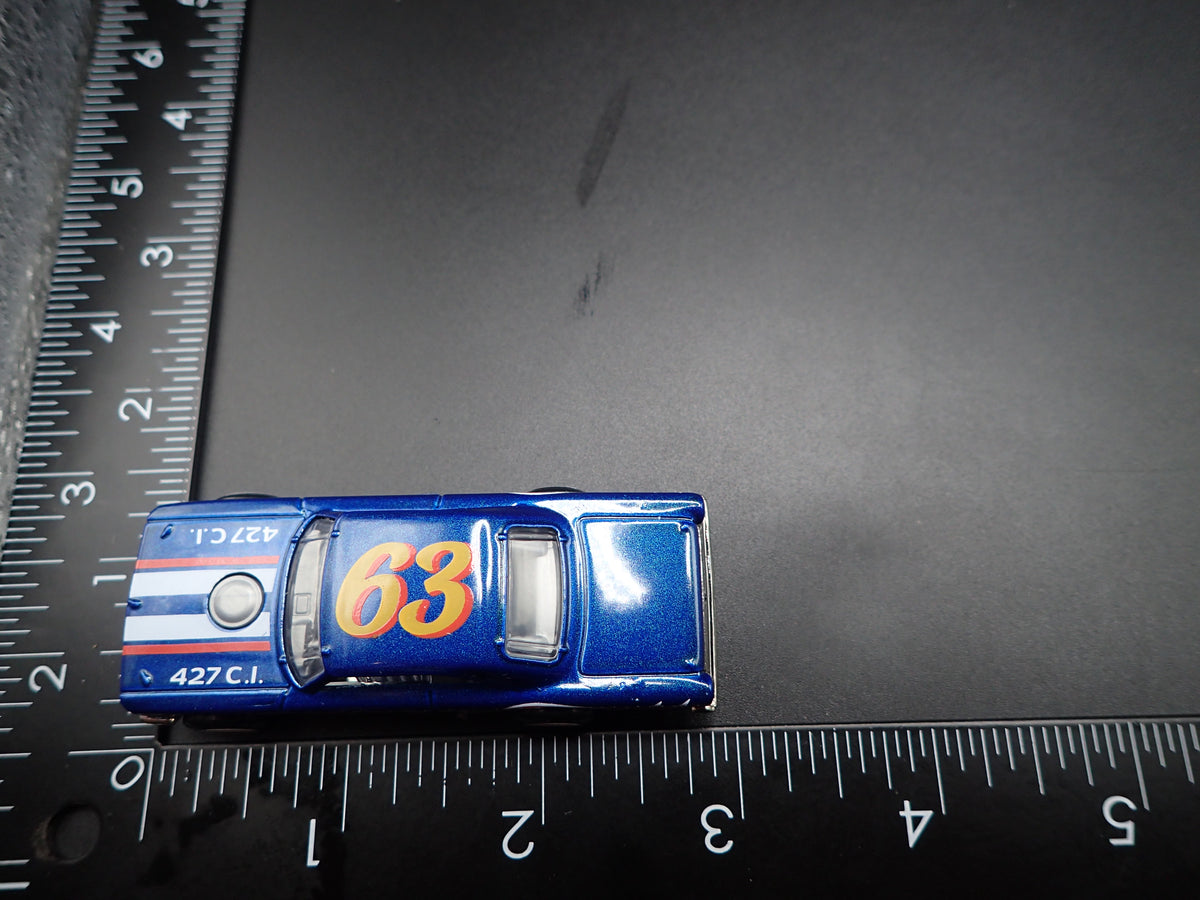 1963 63 FORD GALAXIE 500 BLUE 1/64 SCALE COLLECTIBLE DIORAMA DIECAST MODEL CAR