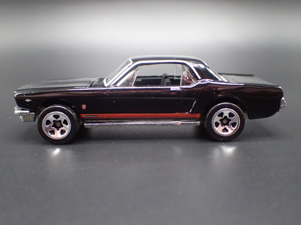 1965 65 FORD MUSTANG COUPE BLACK 1:64 SCALE COLLECTIBLE DIORAMA DIECAST MODEL CAR
