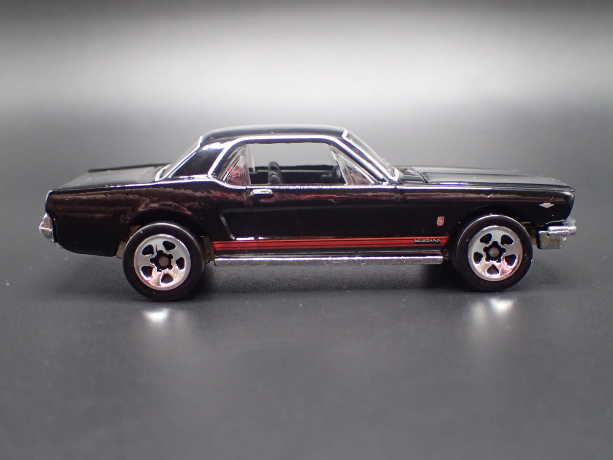 1965 65 FORD MUSTANG COUPE BLACK 1:64 SCALE COLLECTIBLE DIORAMA DIECAST MODEL CAR
