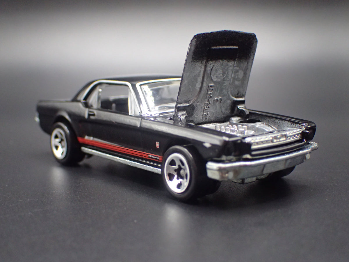 1965 65 FORD MUSTANG COUPE BLACK 1:64 SCALE COLLECTIBLE DIORAMA DIECAST MODEL CAR