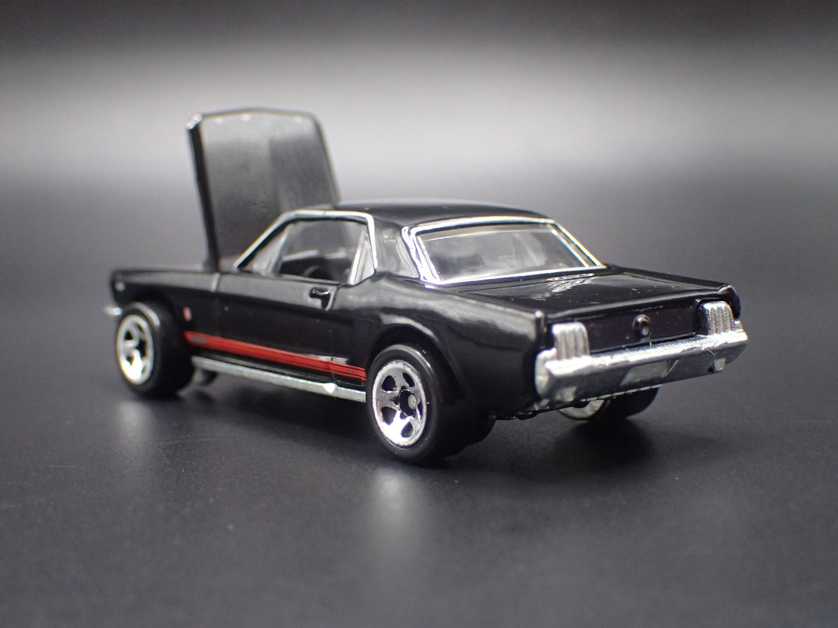 1965 65 FORD MUSTANG COUPE BLACK 1:64 SCALE COLLECTIBLE DIORAMA DIECAST MODEL CAR