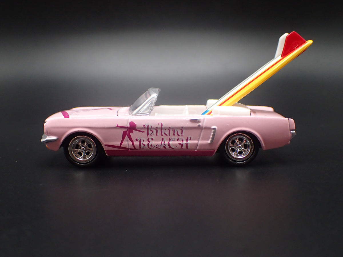 1965 65 FORD MUSTANG CONVERTIBLE SURF 1:64 SCALE DIORAMA DIECAST MODEL CAR
