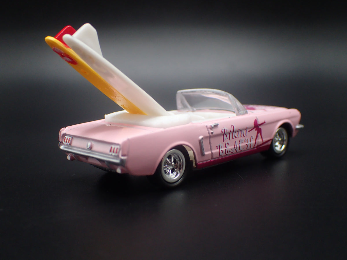 1965 65 FORD MUSTANG CONVERTIBLE SURF 1:64 SCALE DIORAMA DIECAST MODEL CAR