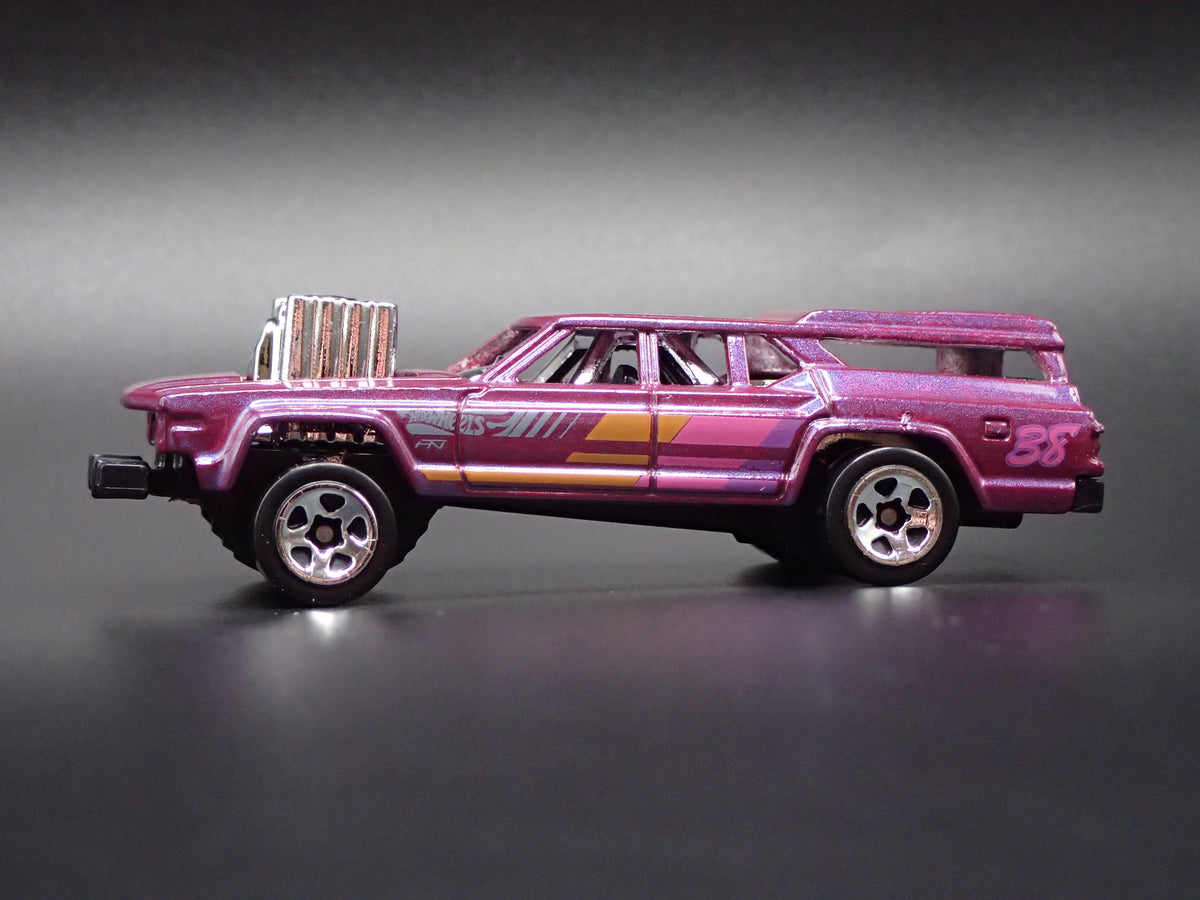 CRUISE BRUISER STATION WAGON GASSER PURPLE 1:64 SCALE DIECAST MODEL CAR