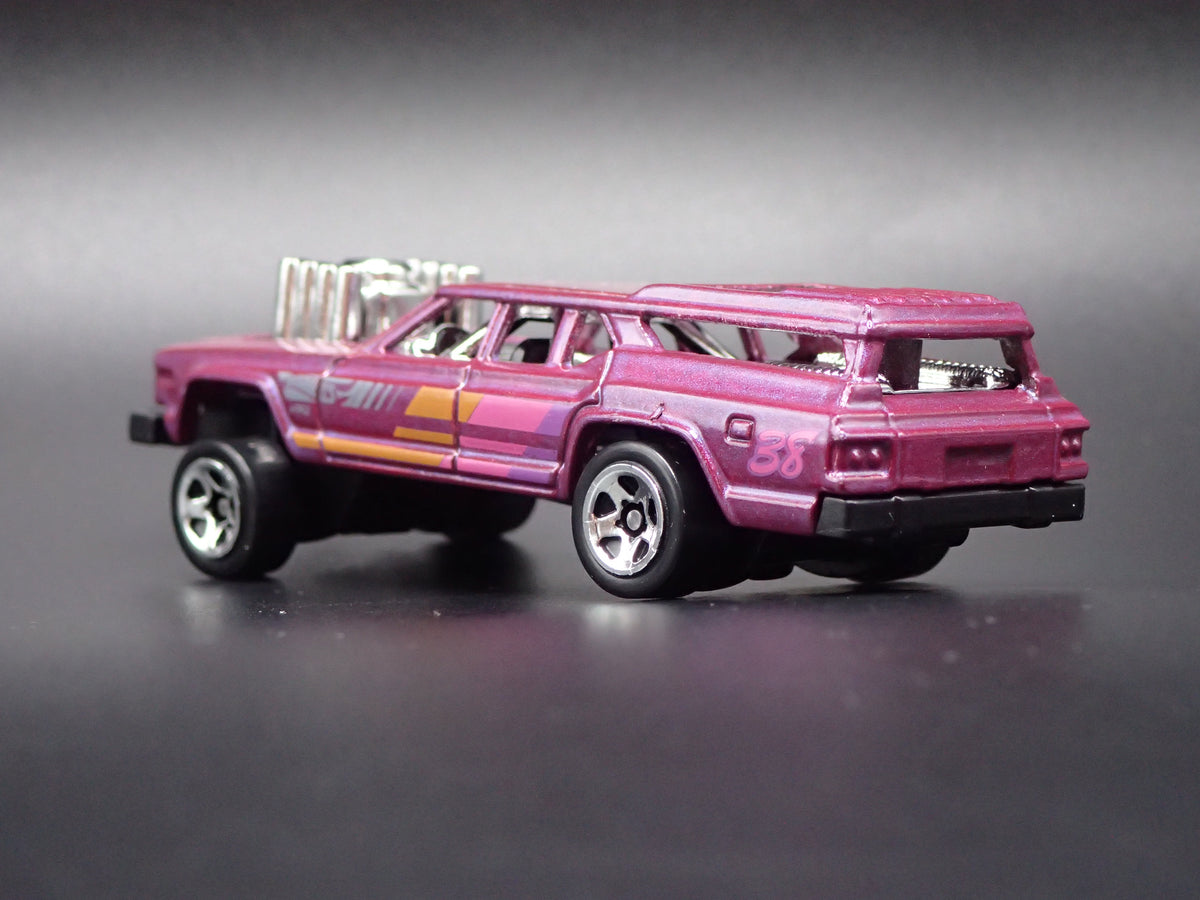 CRUISE BRUISER STATION WAGON GASSER PURPLE 1:64 SCALE DIECAST MODEL CAR
