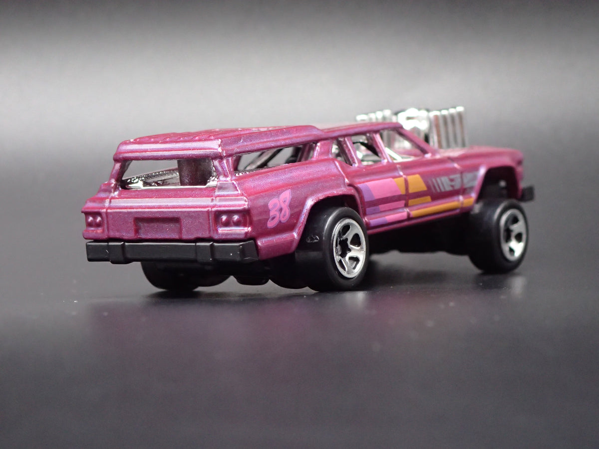 CRUISE BRUISER STATION WAGON GASSER PURPLE 1:64 SCALE DIECAST MODEL CAR