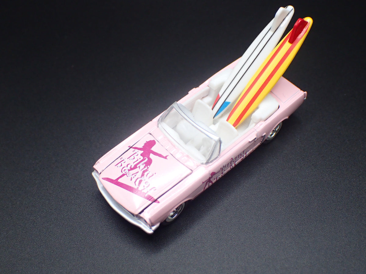 1965 65 FORD MUSTANG CONVERTIBLE SURF 1:64 SCALE DIORAMA DIECAST MODEL CAR