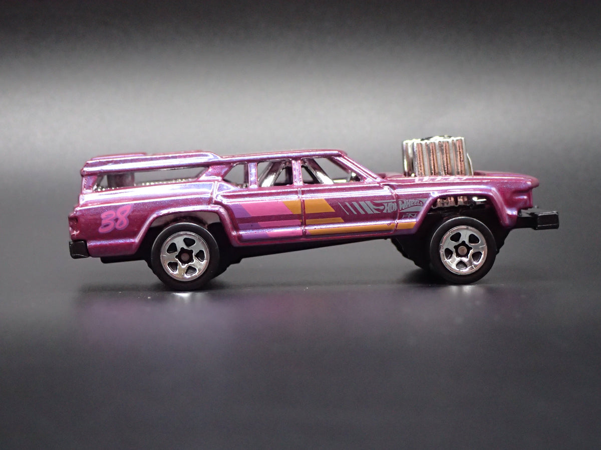 CRUISE BRUISER STATION WAGON GASSER PURPLE 1:64 SCALE DIECAST MODEL CAR