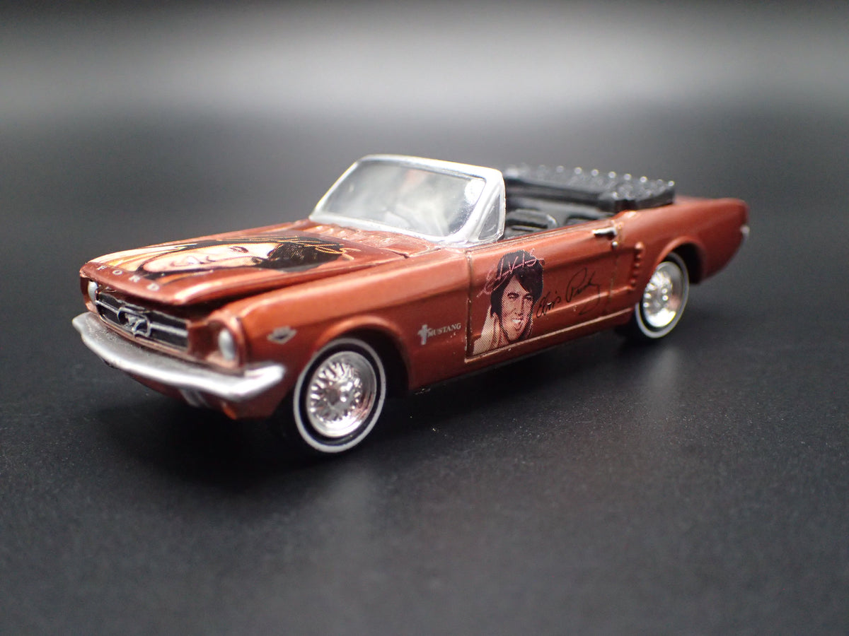 1965 65 FORD MUSTANG CONVERTIBLE ELVIS 1:64 SCALE DIORAMA DIECAST MODEL CAR