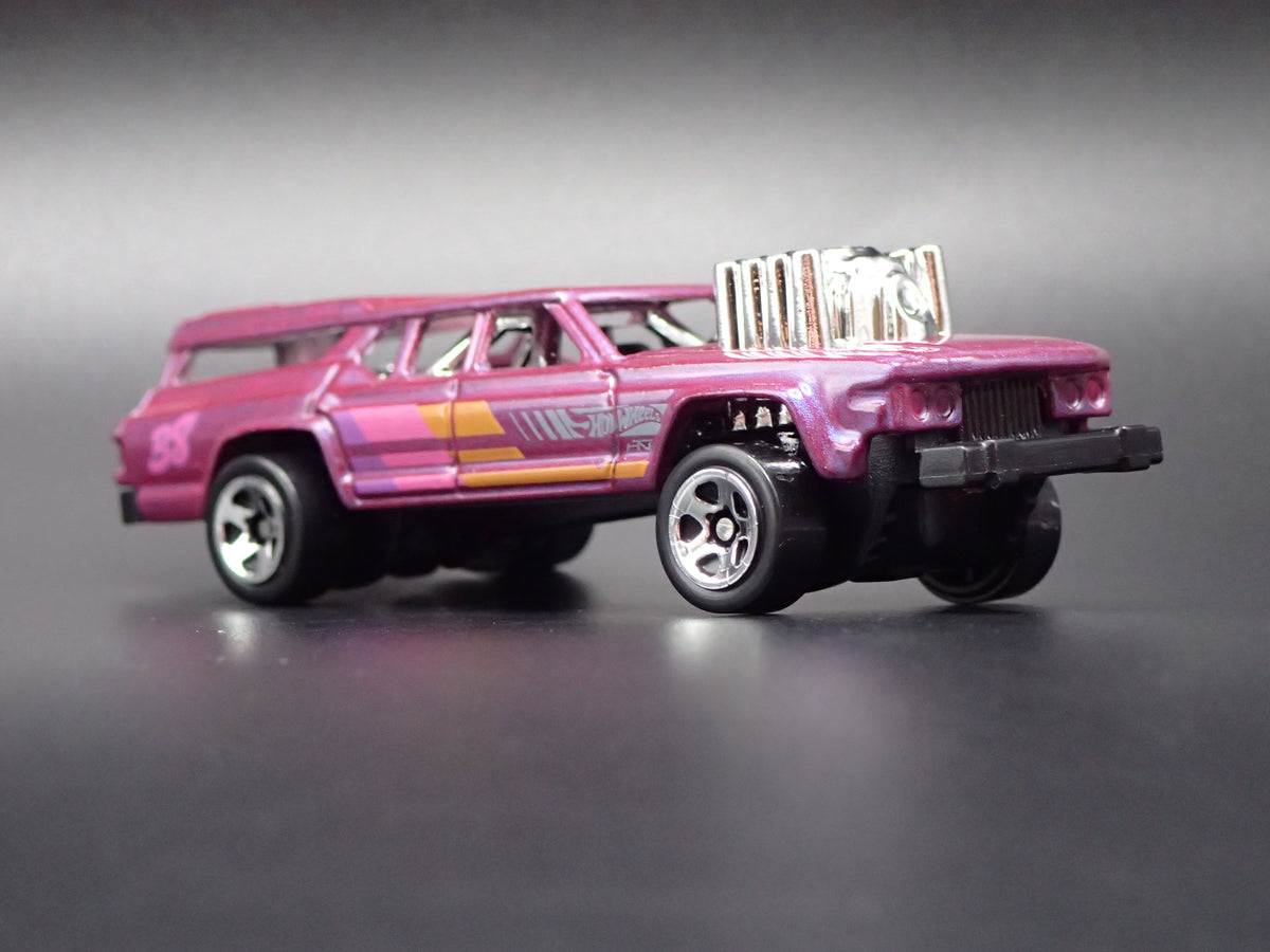 CRUISE BRUISER STATION WAGON GASSER PURPLE 1:64 SCALE DIECAST MODEL CAR