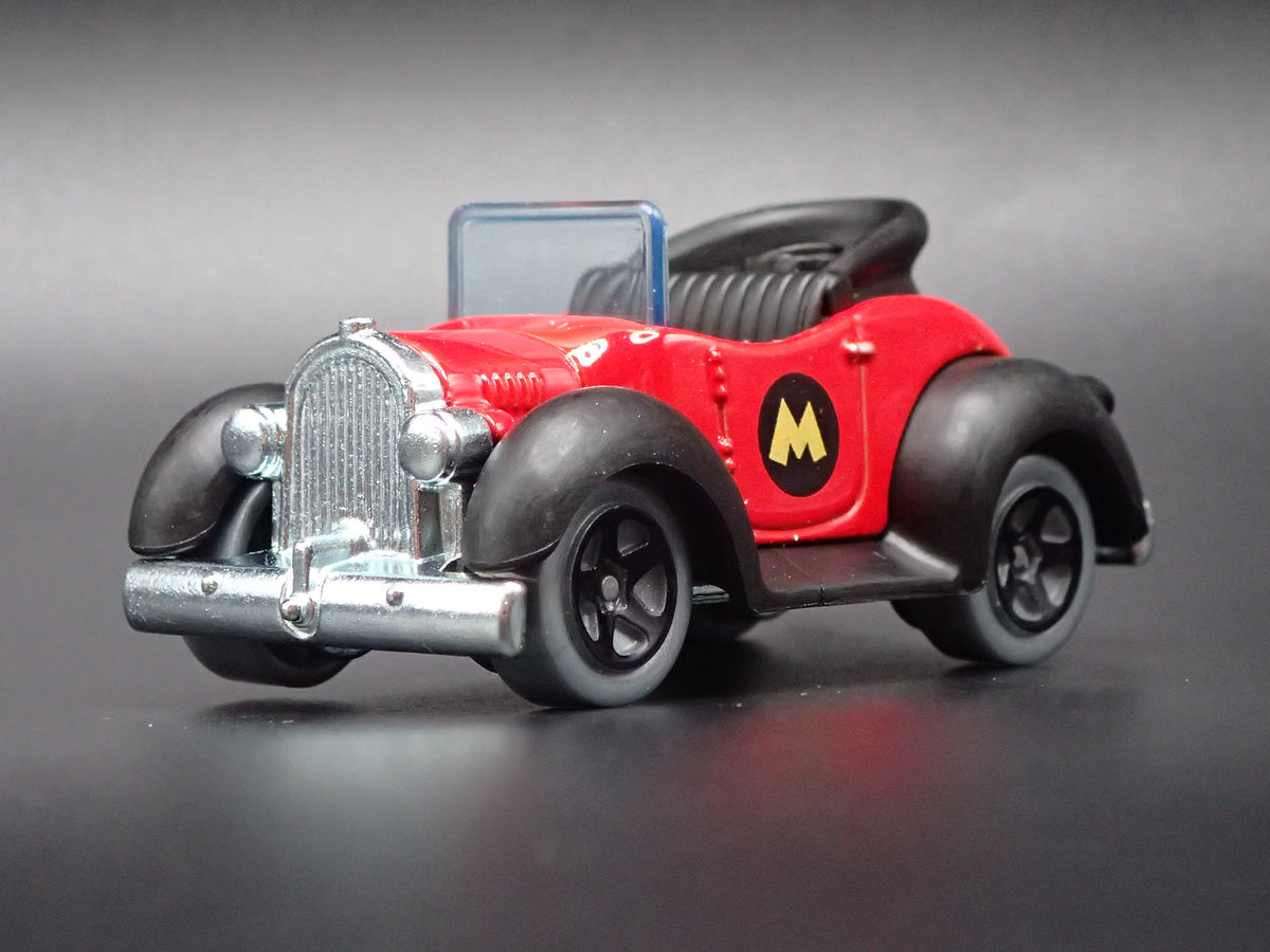 DISNEY MICKEY MOUSE CAR RED 1:64 SCALE COLLECTIBLE DIORAMA DIECAST MODEL CAR