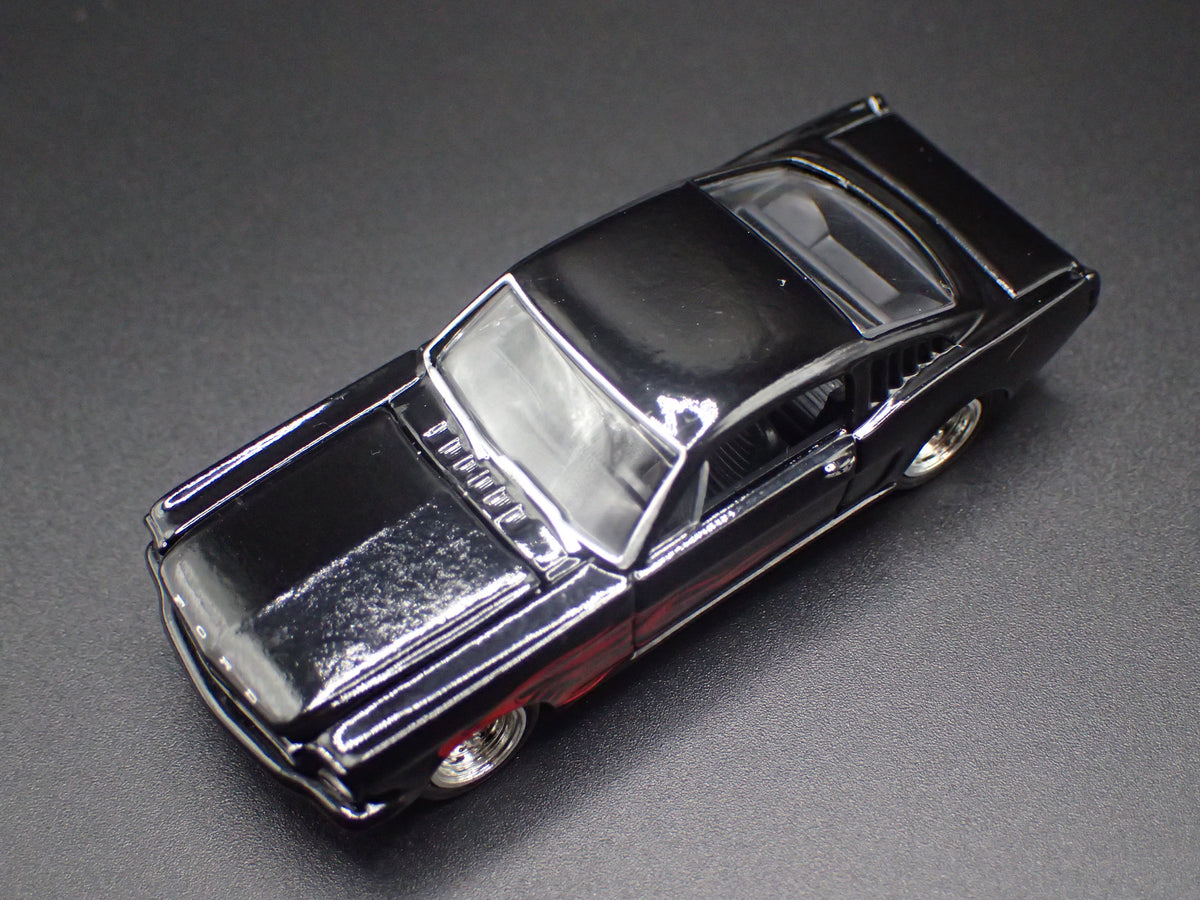 1965 65 FORD MUSTANG FASTBACK BLACK 1:64 SCALE COLLECTIBLE DIECAST MODEL CAR