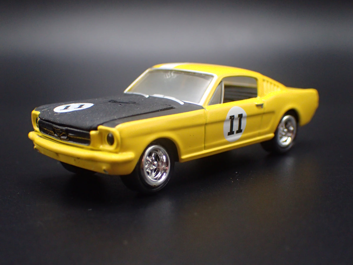 1965 65 FORD MUSTANG FASTBACK YELLOW 1:64 SCALE COLLECTIBLE DIECAST MODEL CAR