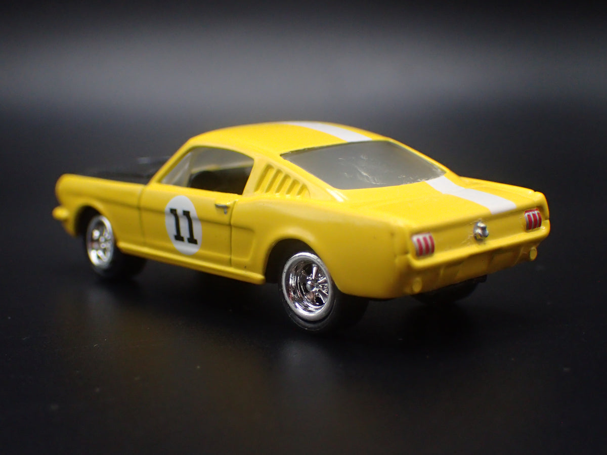 1965 65 FORD MUSTANG FASTBACK YELLOW 1:64 SCALE COLLECTIBLE DIECAST MODEL CAR