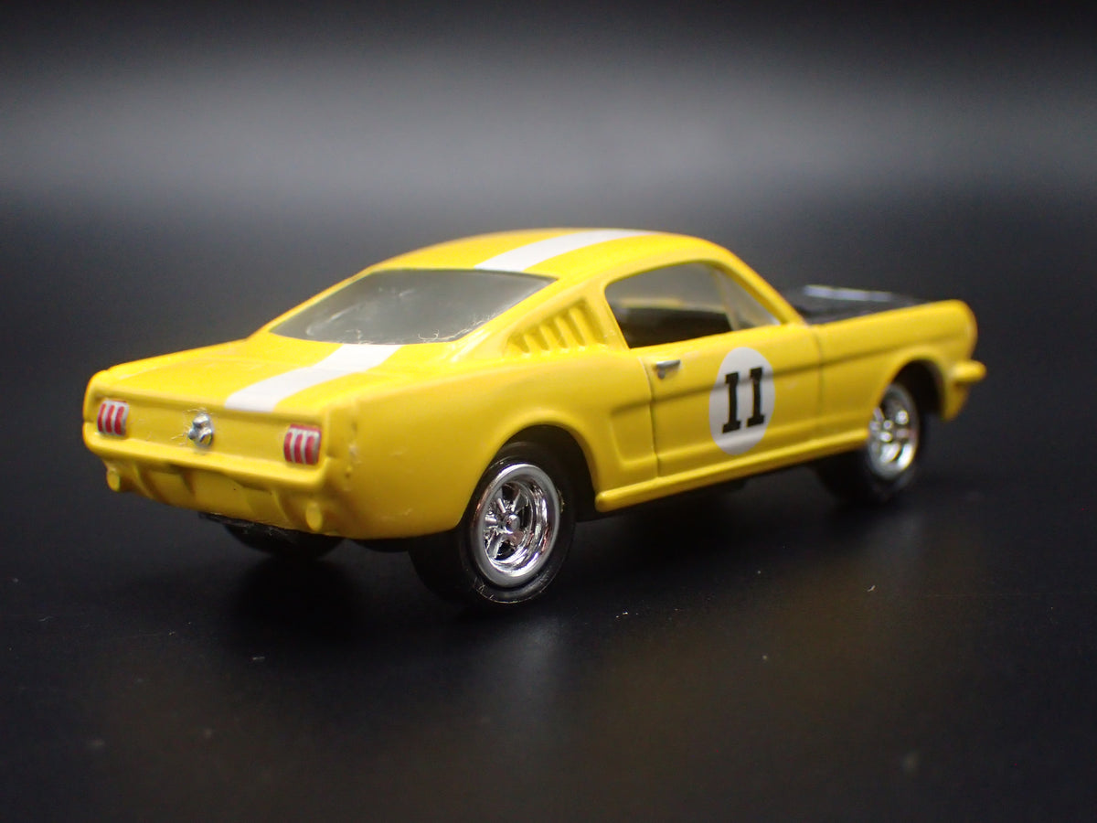 1965 65 FORD MUSTANG FASTBACK YELLOW 1:64 SCALE COLLECTIBLE DIECAST MODEL CAR
