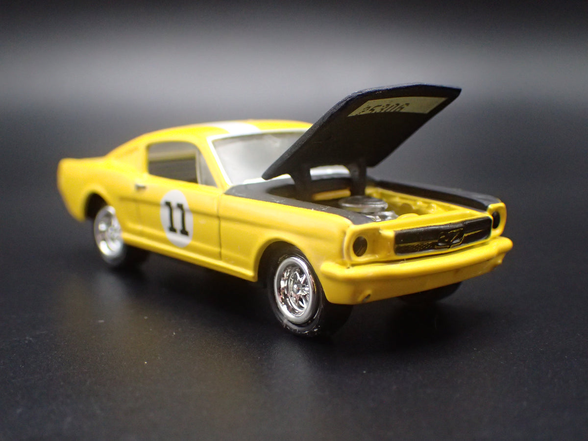 1965 65 FORD MUSTANG FASTBACK YELLOW 1:64 SCALE COLLECTIBLE DIECAST MODEL CAR