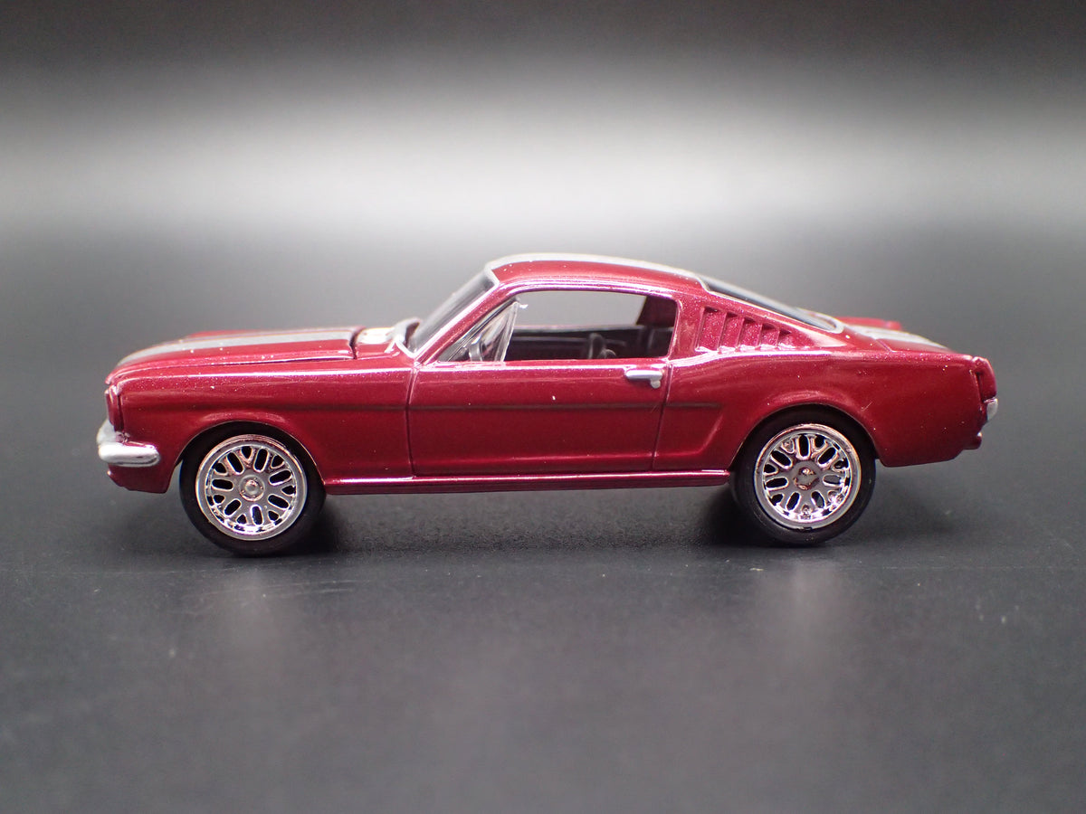 1965 65 FORD MUSTANG FASTBACK BURGUNDY 1:64 SCALE COLLECTIBLE DIECAST MODEL CAR