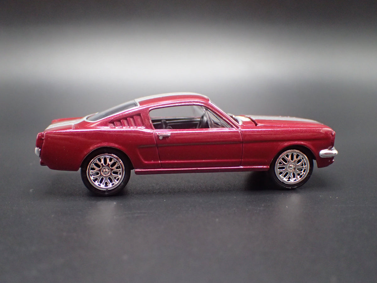 1965 65 FORD MUSTANG FASTBACK BURGUNDY 1:64 SCALE COLLECTIBLE DIECAST MODEL CAR