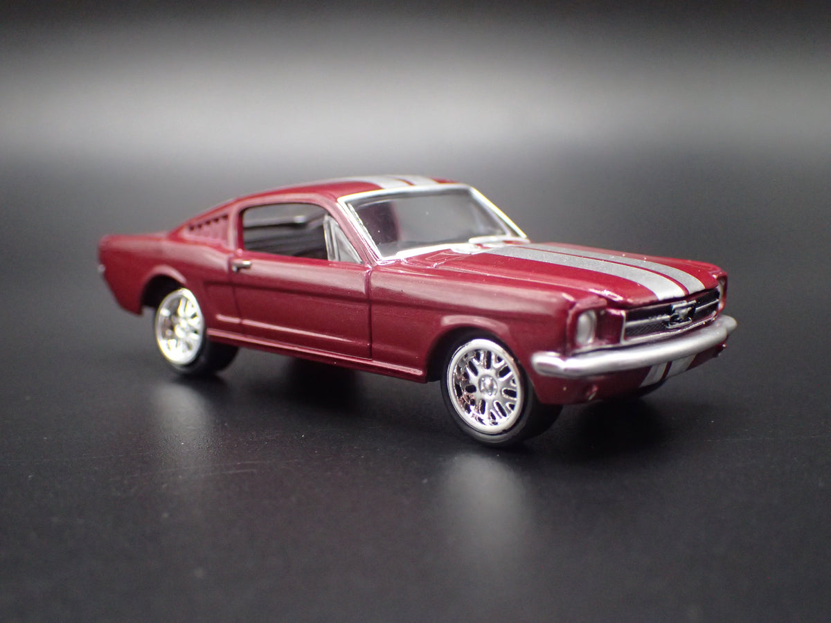 1965 65 FORD MUSTANG FASTBACK BURGUNDY 1:64 SCALE COLLECTIBLE DIECAST MODEL CAR