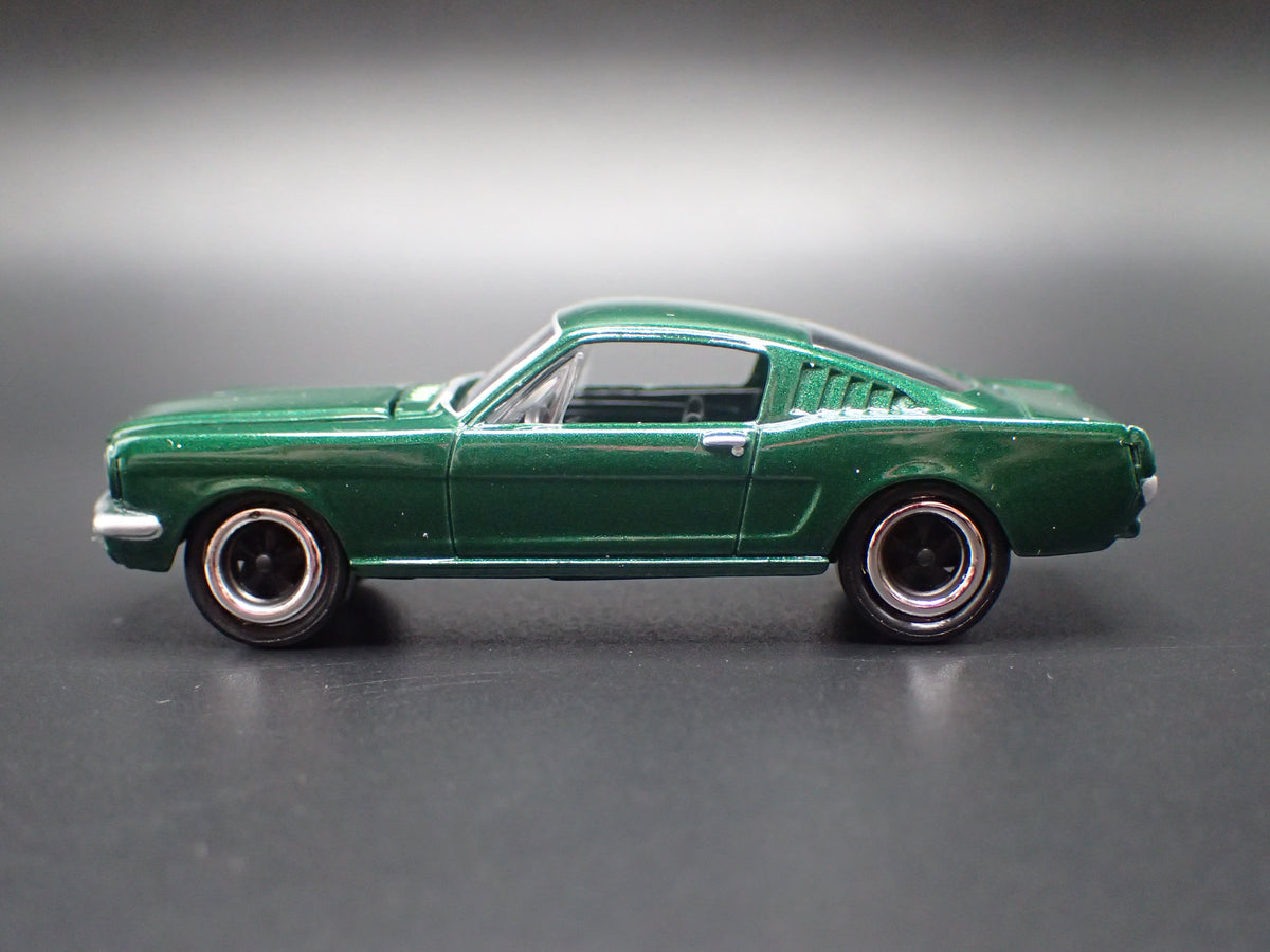 1965 65 FORD MUSTANG FASTBACK GREEN 1:64 SCALE COLLECTIBLE DIECAST MODEL CAR