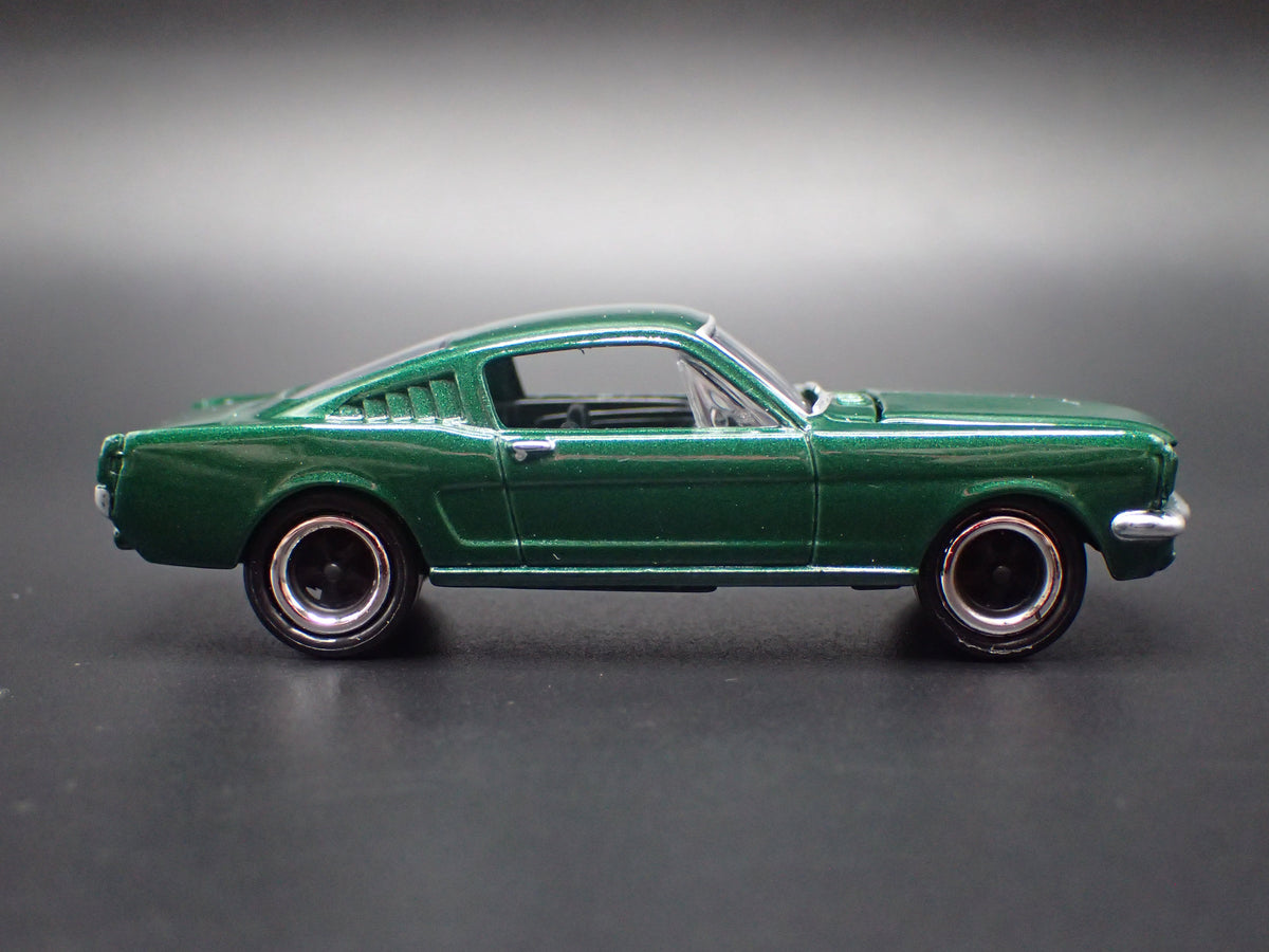 1965 65 FORD MUSTANG FASTBACK GREEN 1:64 SCALE COLLECTIBLE DIECAST MODEL CAR