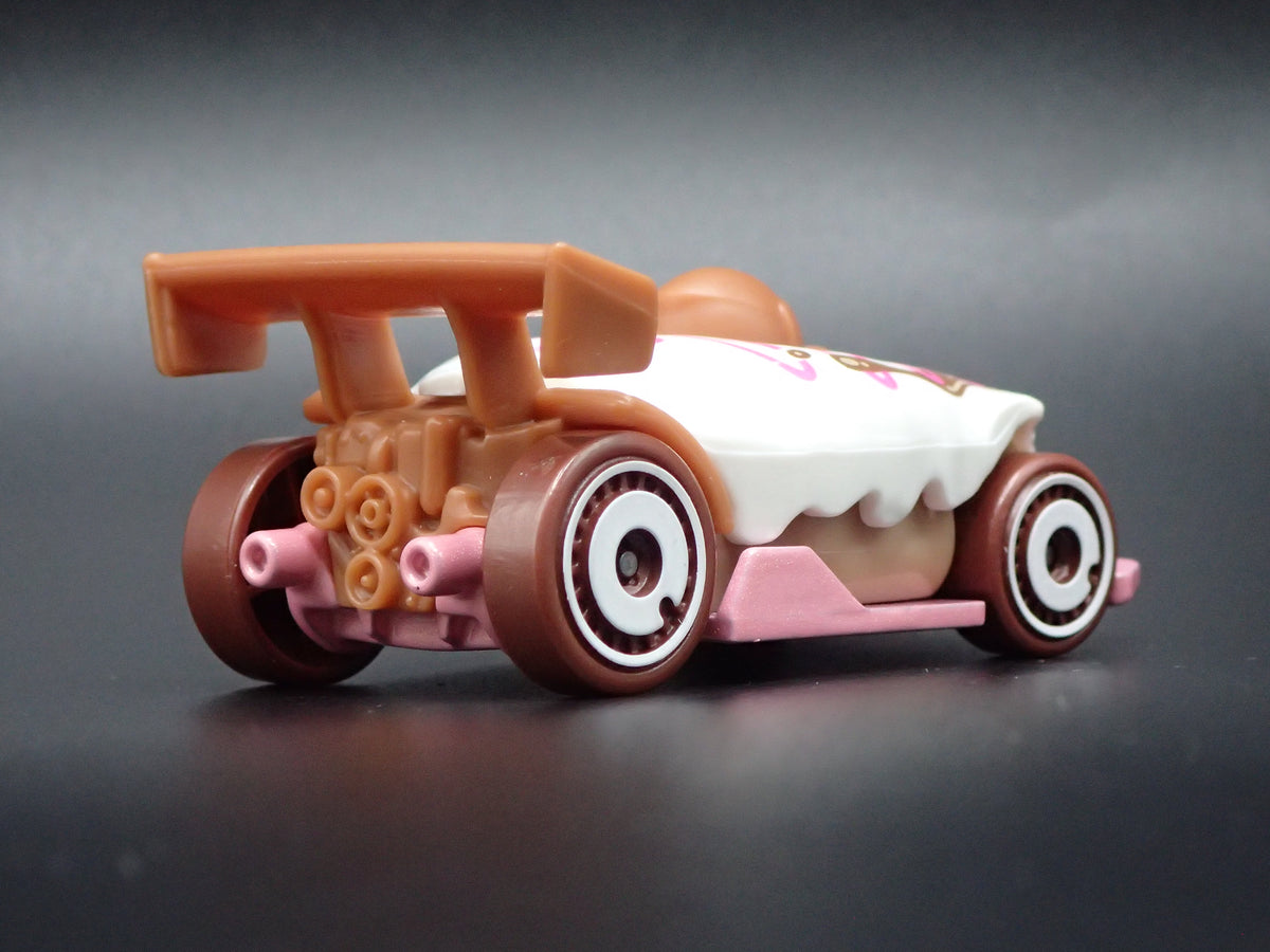 DONUT DRIFTER RACE CAR WHITE 1:64 SCALE COLLECTIBLE DIORAMA DIECAST MODEL CAR