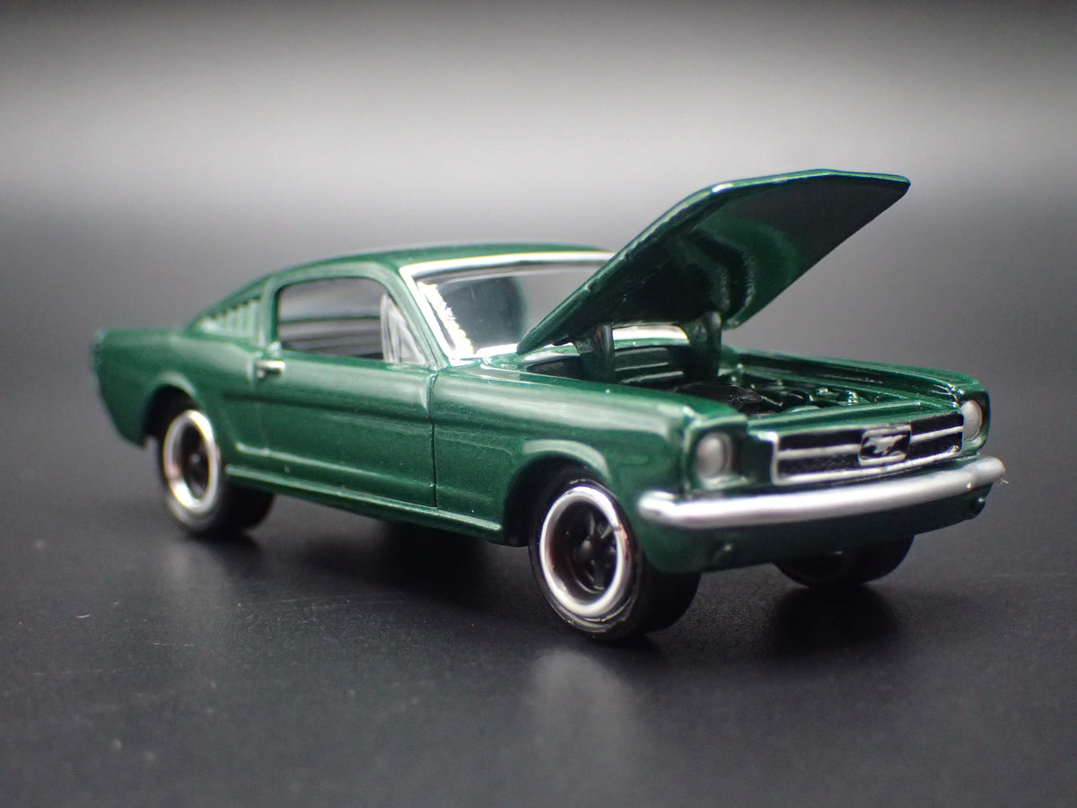 1965 65 FORD MUSTANG FASTBACK GREEN 1:64 SCALE COLLECTIBLE DIECAST MODEL CAR