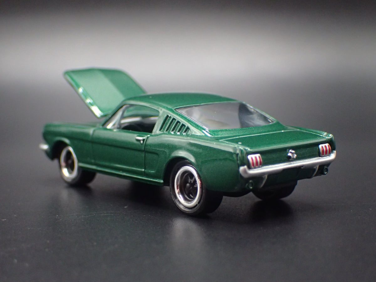 1965 65 FORD MUSTANG FASTBACK GREEN 1:64 SCALE COLLECTIBLE DIECAST MODEL CAR