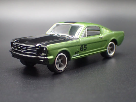 1965 65 FORD MUSTANG FASTBACK GREEN 1:64 SCALE COLLECTIBLE DIECAST MODEL CAR