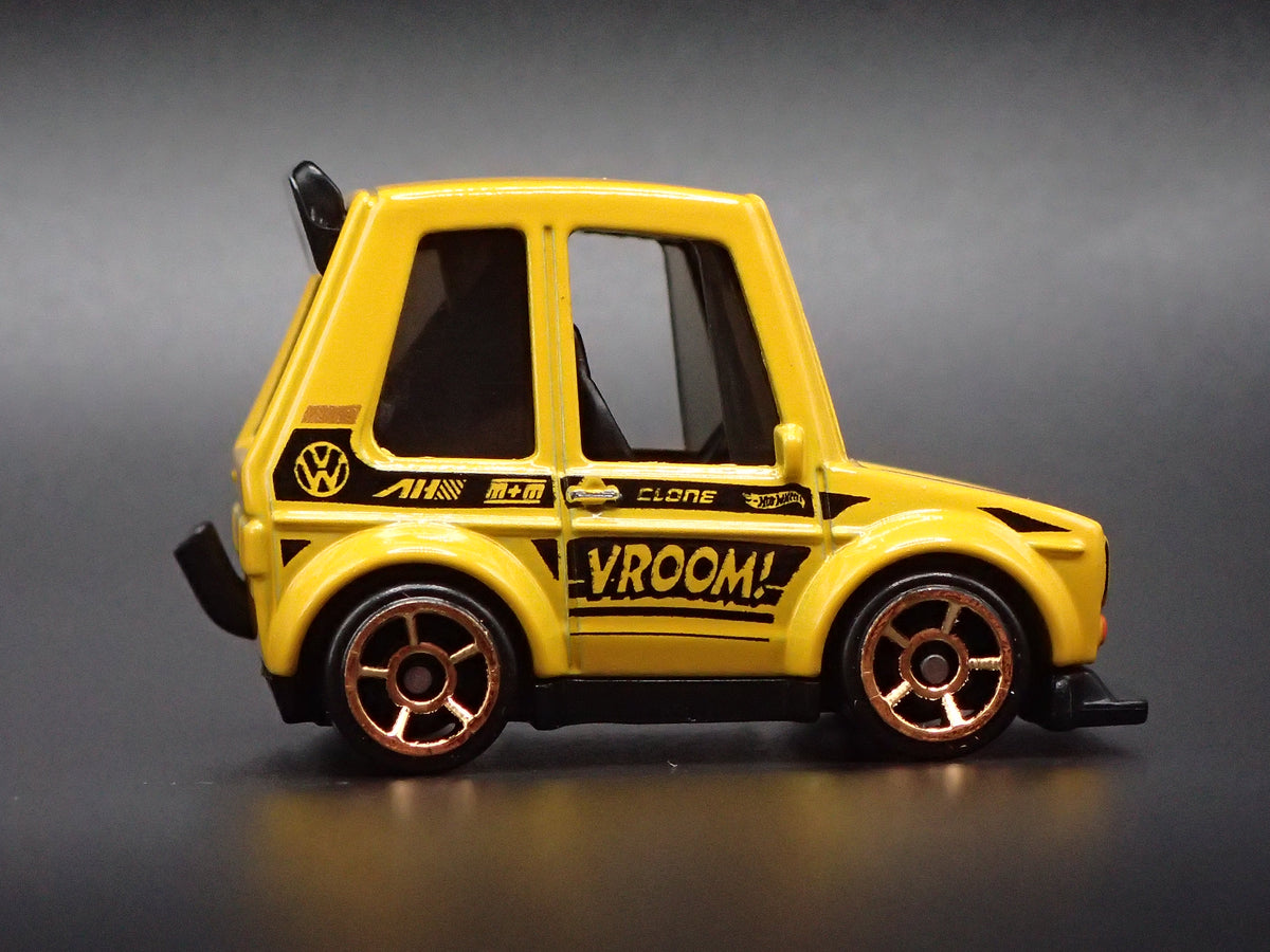 1974-1983 VW VOLKSWAGEN GOLF MK1 TOONED YELLOW 1:64 SCALE DIECAST MODEL CAR