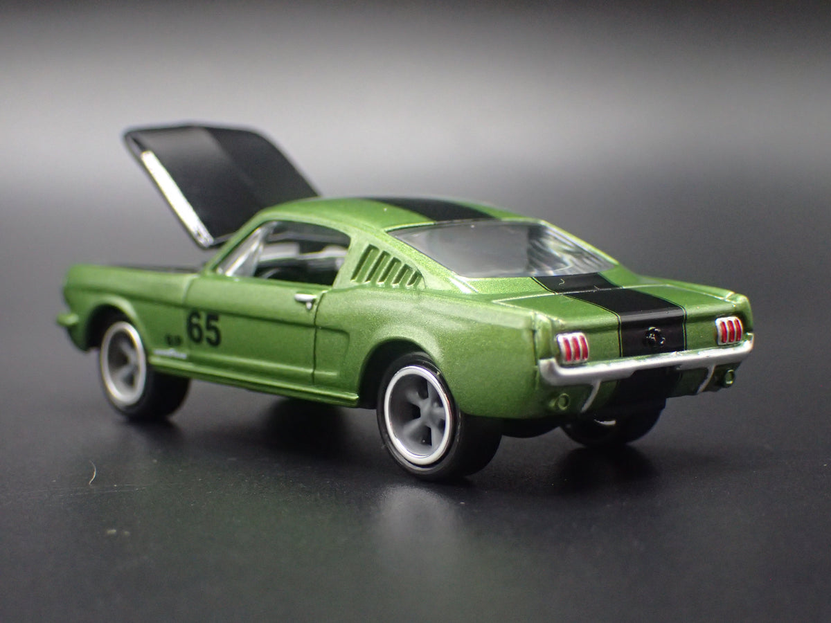 1965 65 FORD MUSTANG FASTBACK GREEN 1:64 SCALE COLLECTIBLE DIECAST MODEL CAR