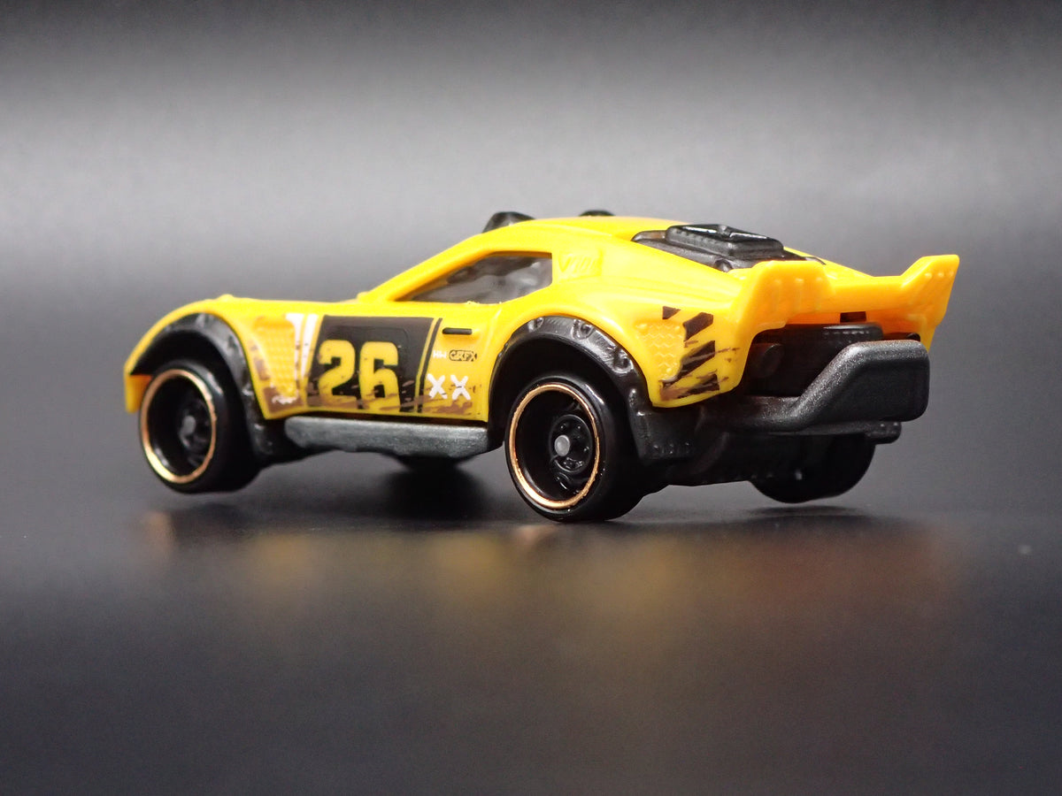 EL SEGUNDO RALLYE RACE CAR YELLOW 1:64 SCALE COLLECTIBLE DIORAMA DIECAST MODEL CAR