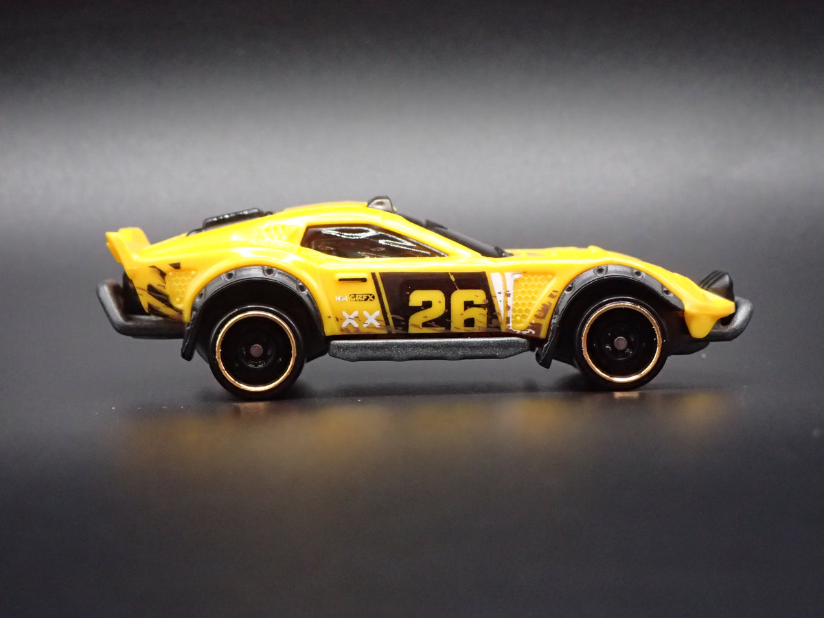 EL SEGUNDO RALLYE RACE CAR YELLOW 1:64 SCALE COLLECTIBLE DIORAMA DIECAST MODEL CAR