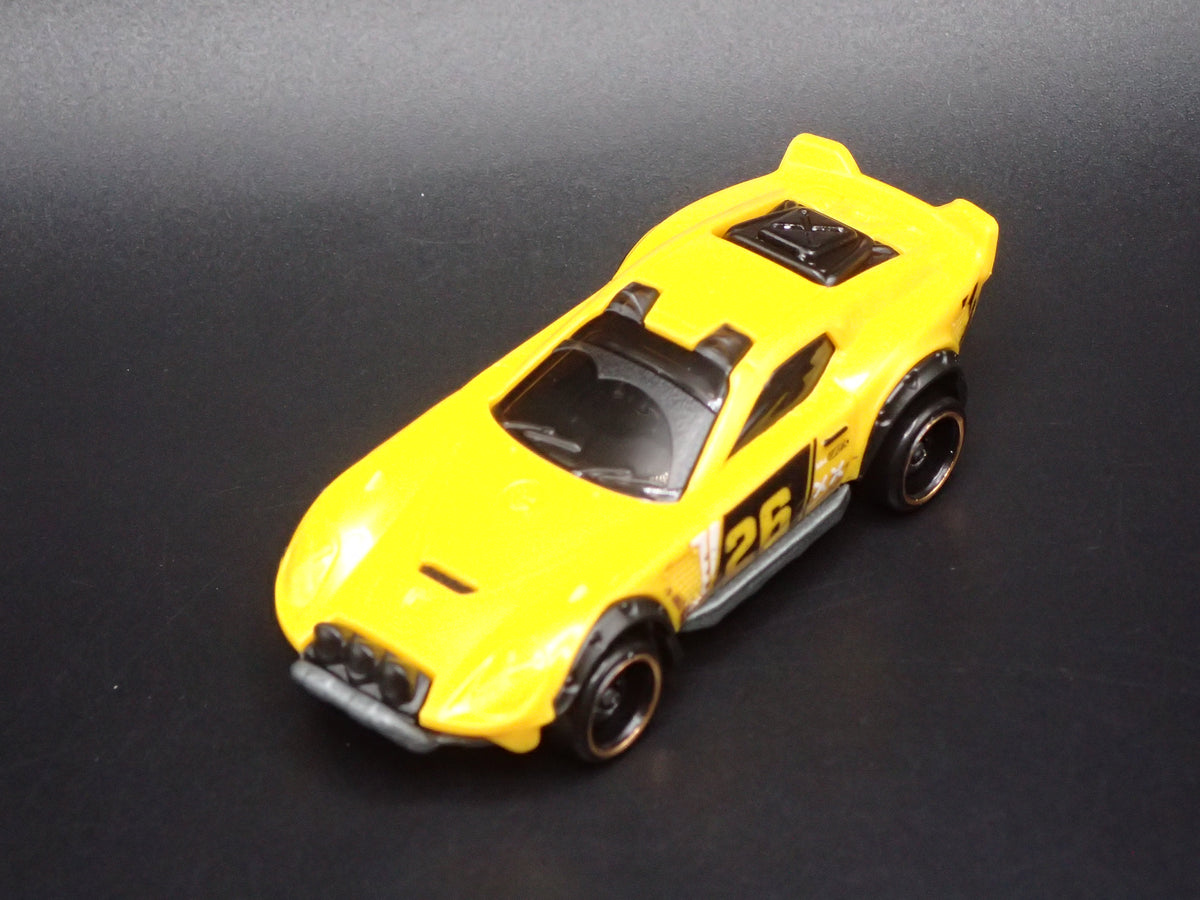 EL SEGUNDO RALLYE RACE CAR YELLOW 1:64 SCALE COLLECTIBLE DIORAMA DIECAST MODEL CAR