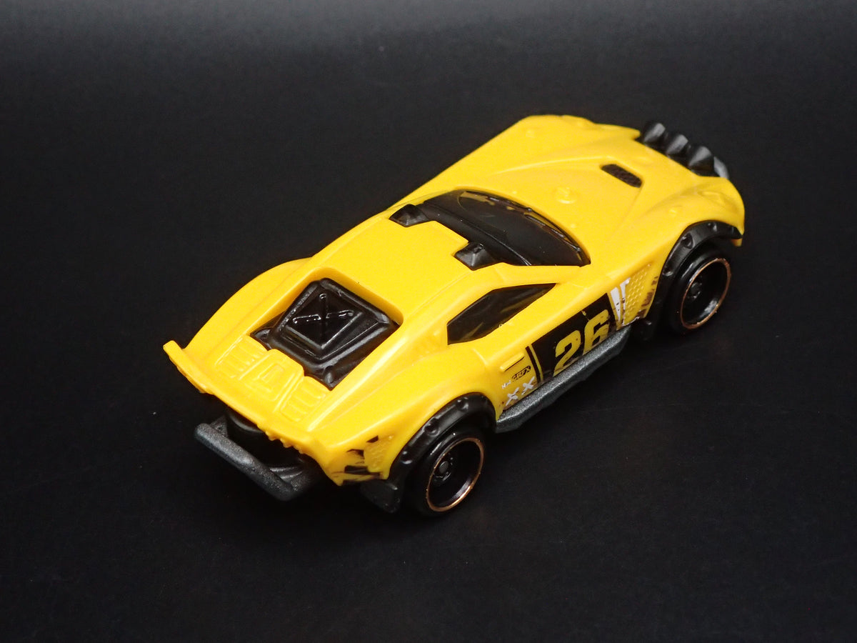 EL SEGUNDO RALLYE RACE CAR YELLOW 1:64 SCALE COLLECTIBLE DIORAMA DIECAST MODEL CAR