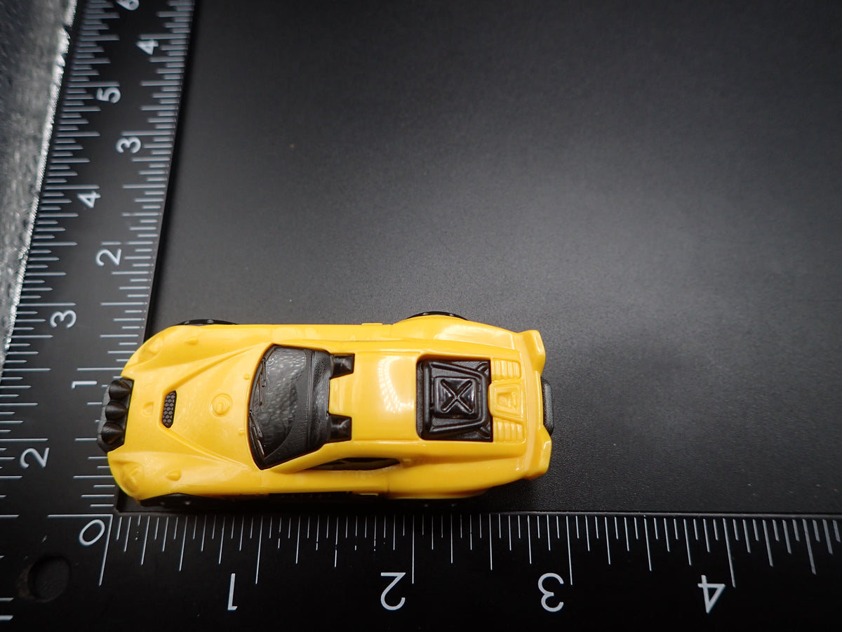EL SEGUNDO RALLYE RACE CAR YELLOW 1:64 SCALE COLLECTIBLE DIORAMA DIECAST MODEL CAR