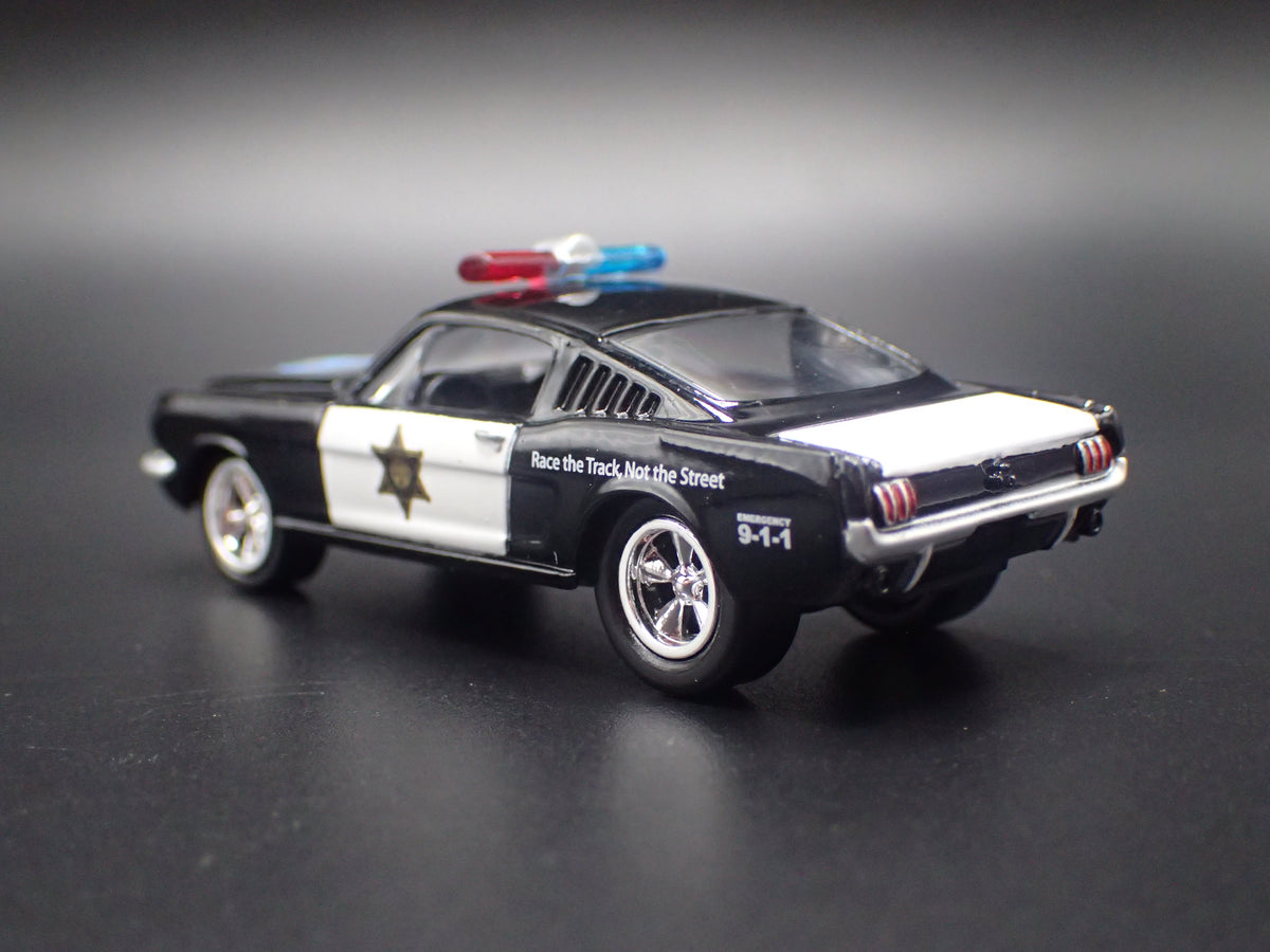 1965 65 FORD MUSTANG 2+2 FASTBACK POLICE 1:64 SCALE DIECAST MODEL CAR