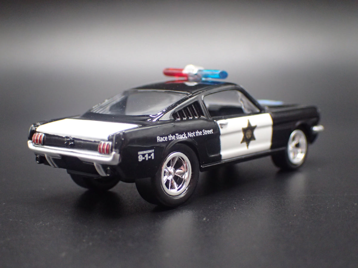 1965 65 FORD MUSTANG 2+2 FASTBACK POLICE 1:64 SCALE DIECAST MODEL CAR