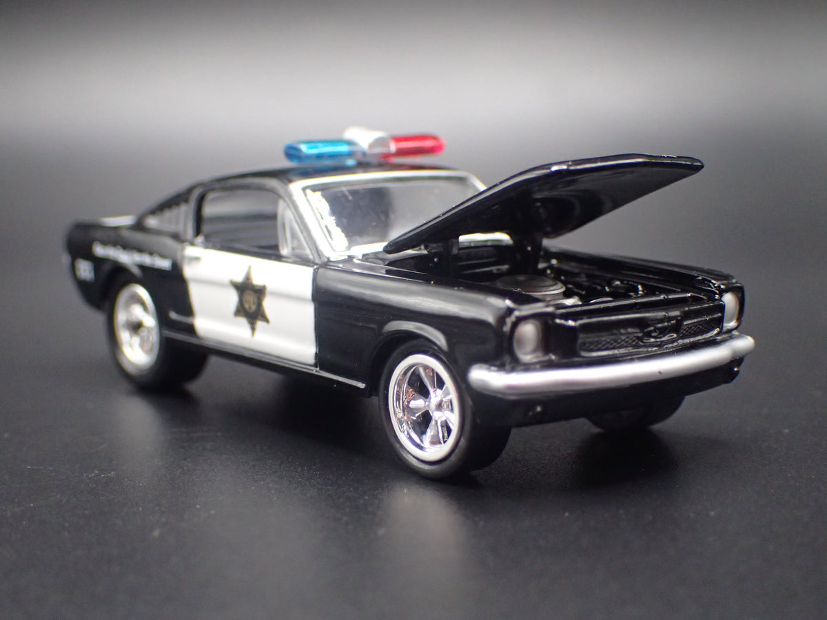 1965 65 FORD MUSTANG 2+2 FASTBACK POLICE 1:64 SCALE DIECAST MODEL CAR