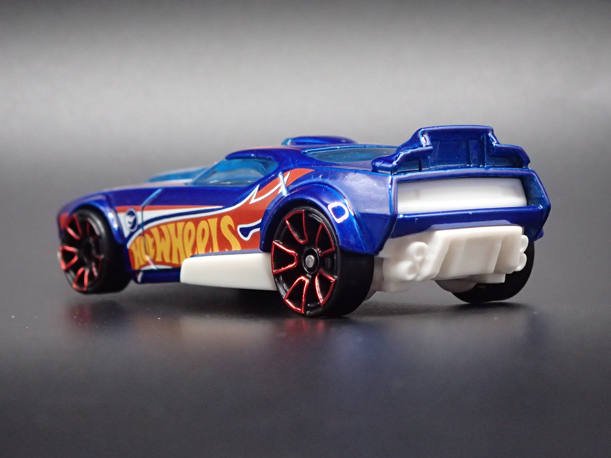 FAST FISH RACE CAR BLUE 1:64 SCALE COLLECTIBLE DIORAMA DIECAST MODEL CAR