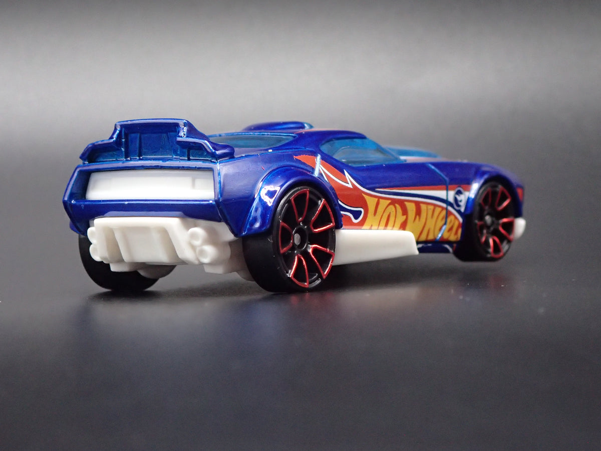 FAST FISH RACE CAR BLUE 1:64 SCALE COLLECTIBLE DIORAMA DIECAST MODEL CAR
