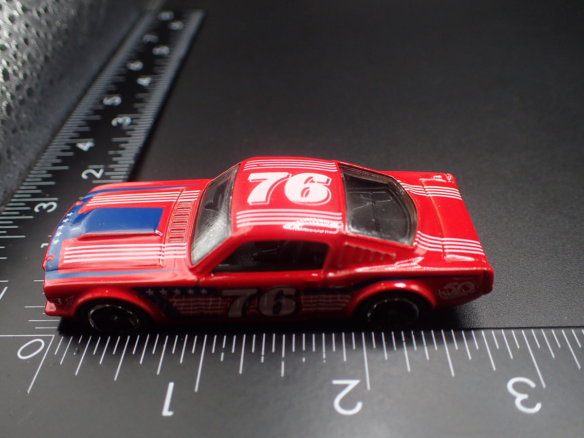 1965 65 FORD MUSTANG FASTBACK 2+2 RED 1:64 SCALE DIORAMA DIECAST MODEL CAR