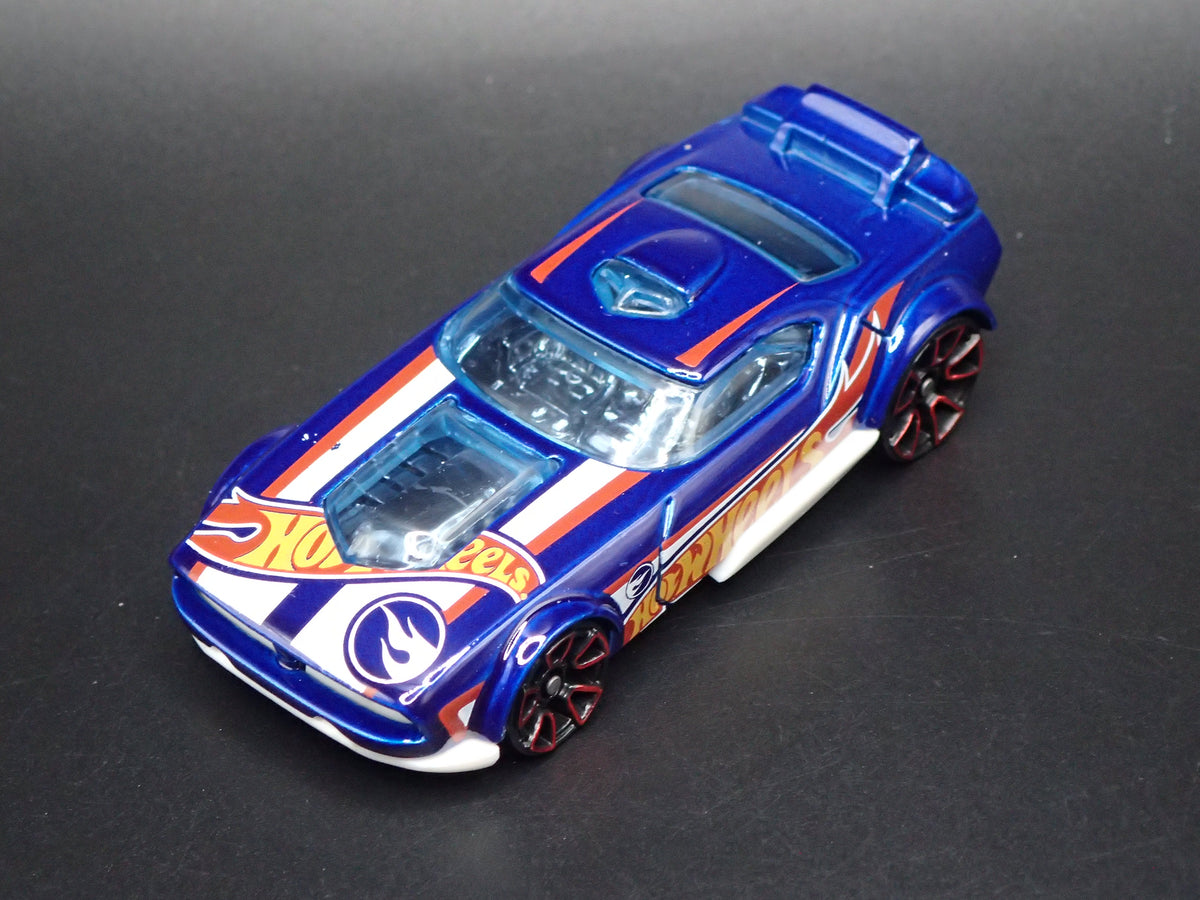 FAST FISH RACE CAR BLUE 1:64 SCALE COLLECTIBLE DIORAMA DIECAST MODEL CAR