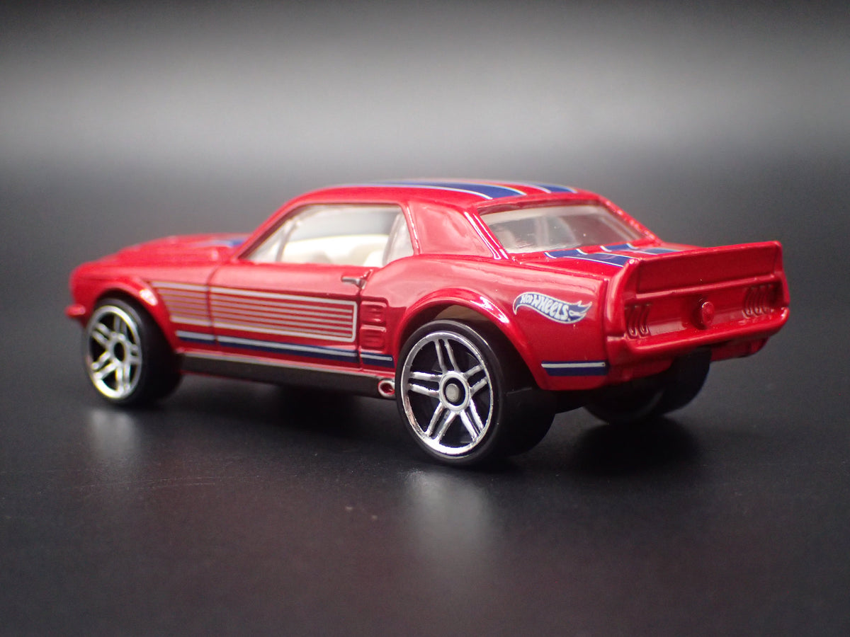 1967 67 FORD MUSTANG COUPE RED 1:64 SCALE COLLECTIBLE DIORAMA DIECAST MODEL CAR
