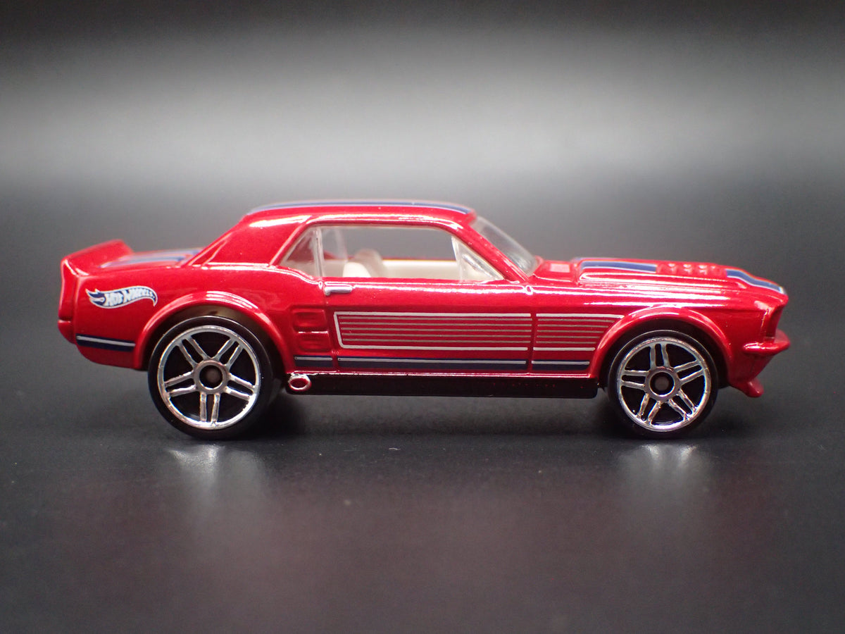 1967 67 FORD MUSTANG COUPE RED 1:64 SCALE COLLECTIBLE DIORAMA DIECAST MODEL CAR