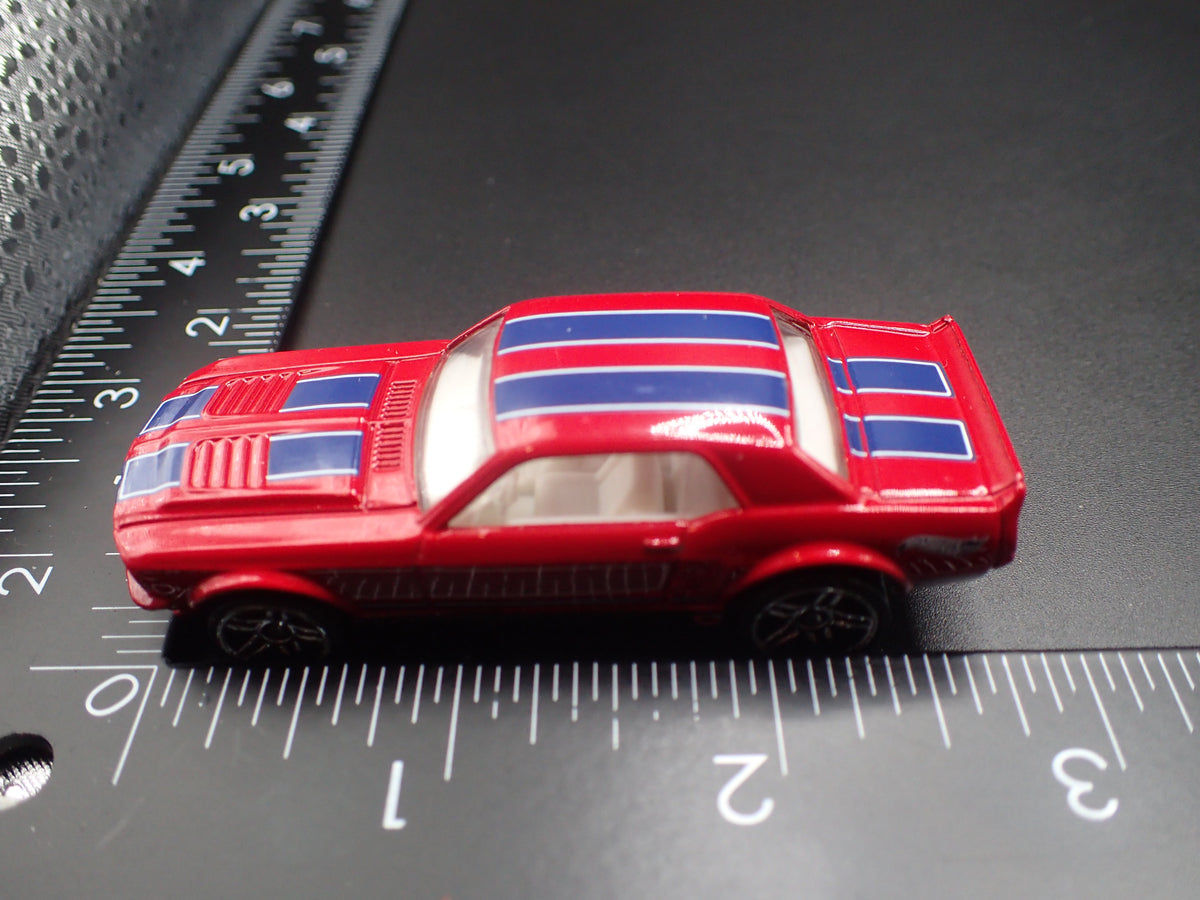 1967 67 FORD MUSTANG COUPE RED 1:64 SCALE COLLECTIBLE DIORAMA DIECAST MODEL CAR